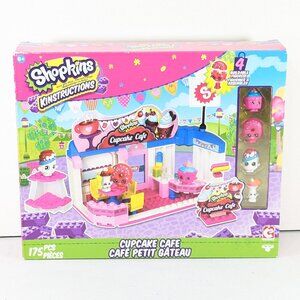2015 SHOPKINS Kinstructions Cupcake Cafe & 4 Buildable Figures New open box
